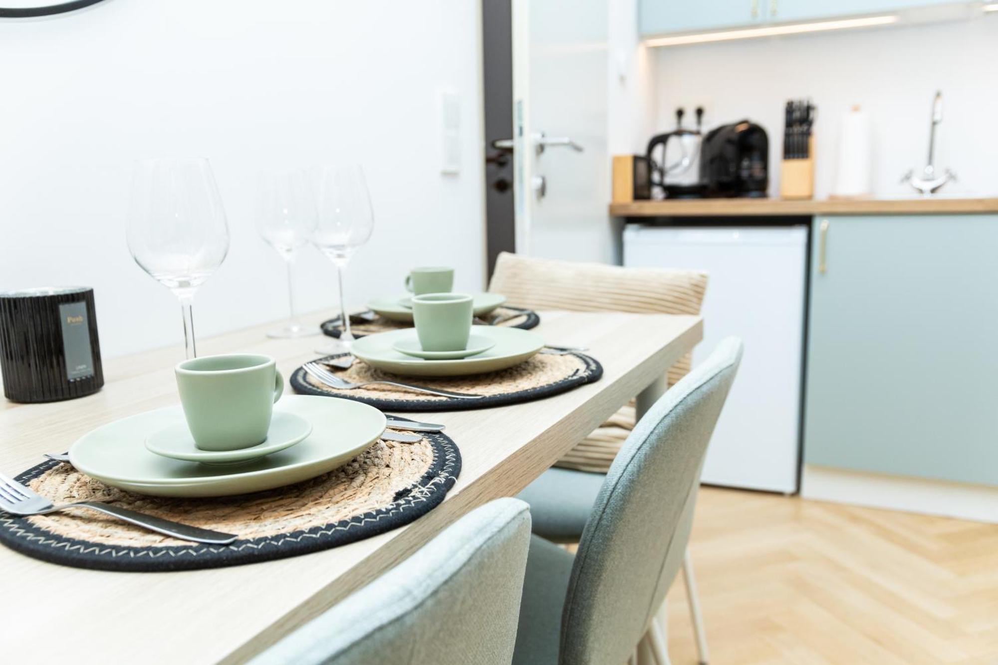 Appartement Charming Retreat Walking Distance From Town Centre Vienne